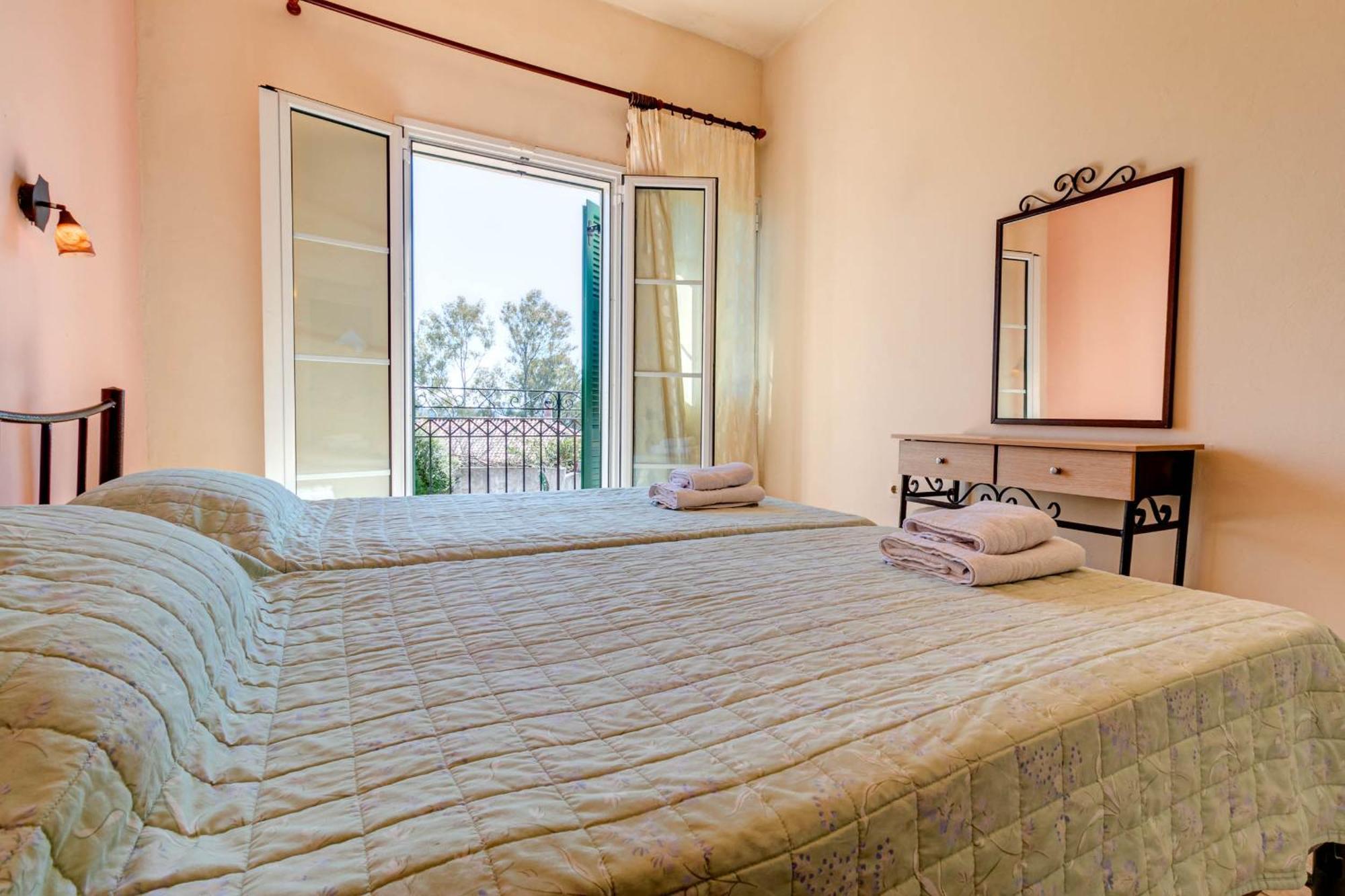 Ionian Arches Hotel Gouvia Phòng bức ảnh